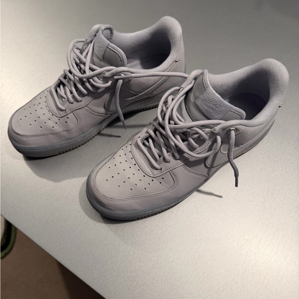 Nike AF 1 ‘07 lightly used 8/10 condition size 10